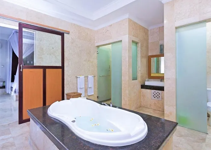 Villa Private Pool In Kuta